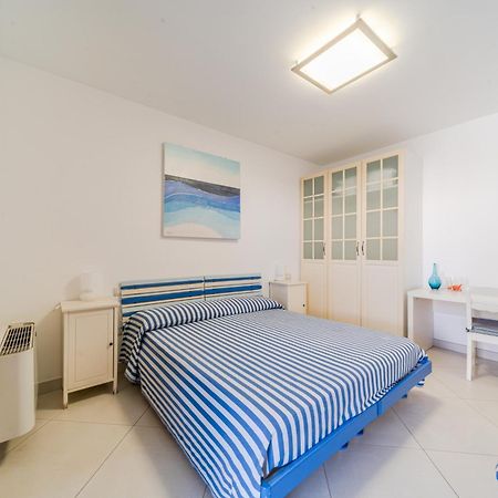 Lo Scalo Bed And Breakfast Marina Di Novaglie 알레사노 외부 사진