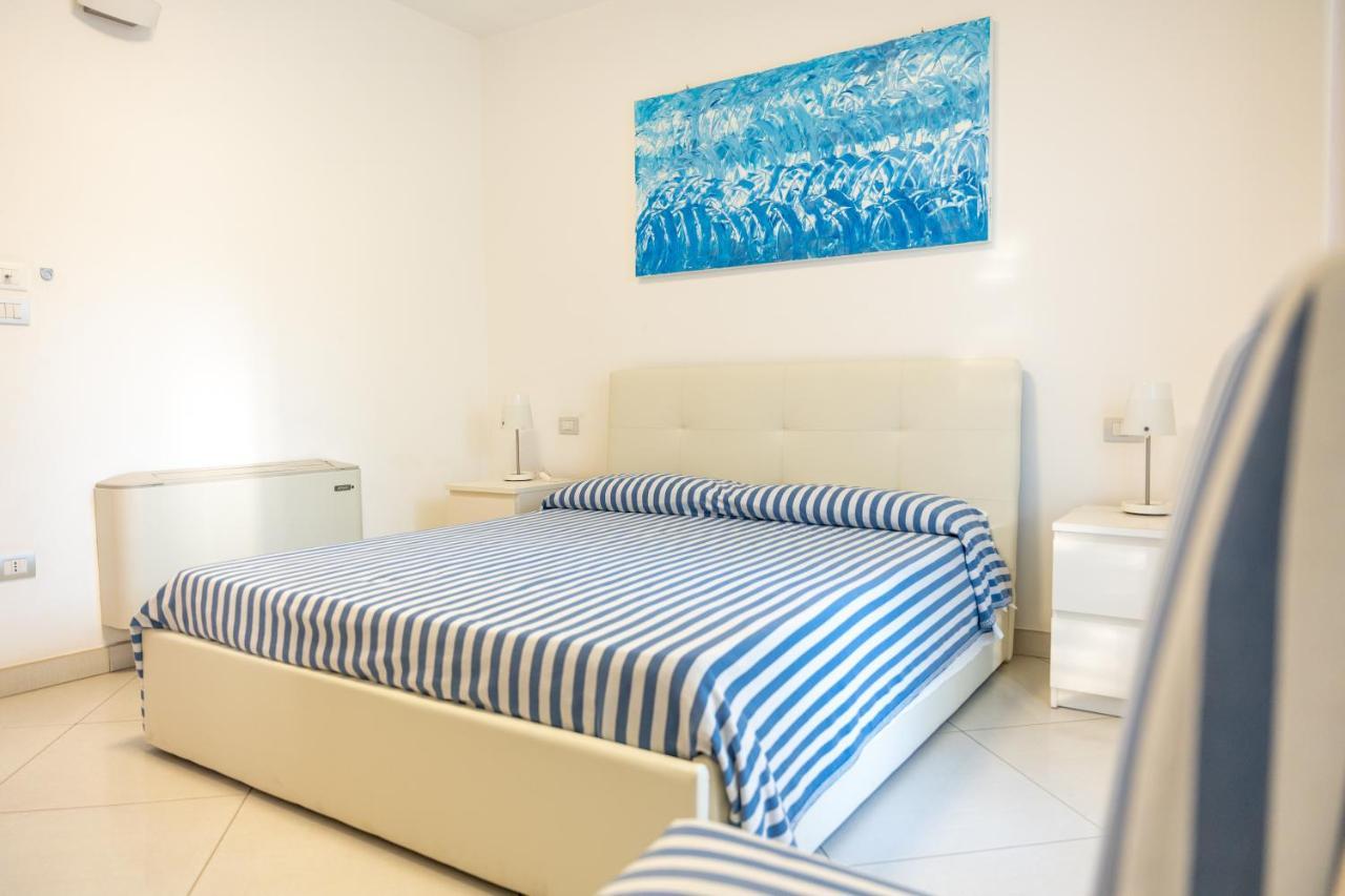 Lo Scalo Bed And Breakfast Marina Di Novaglie 알레사노 외부 사진