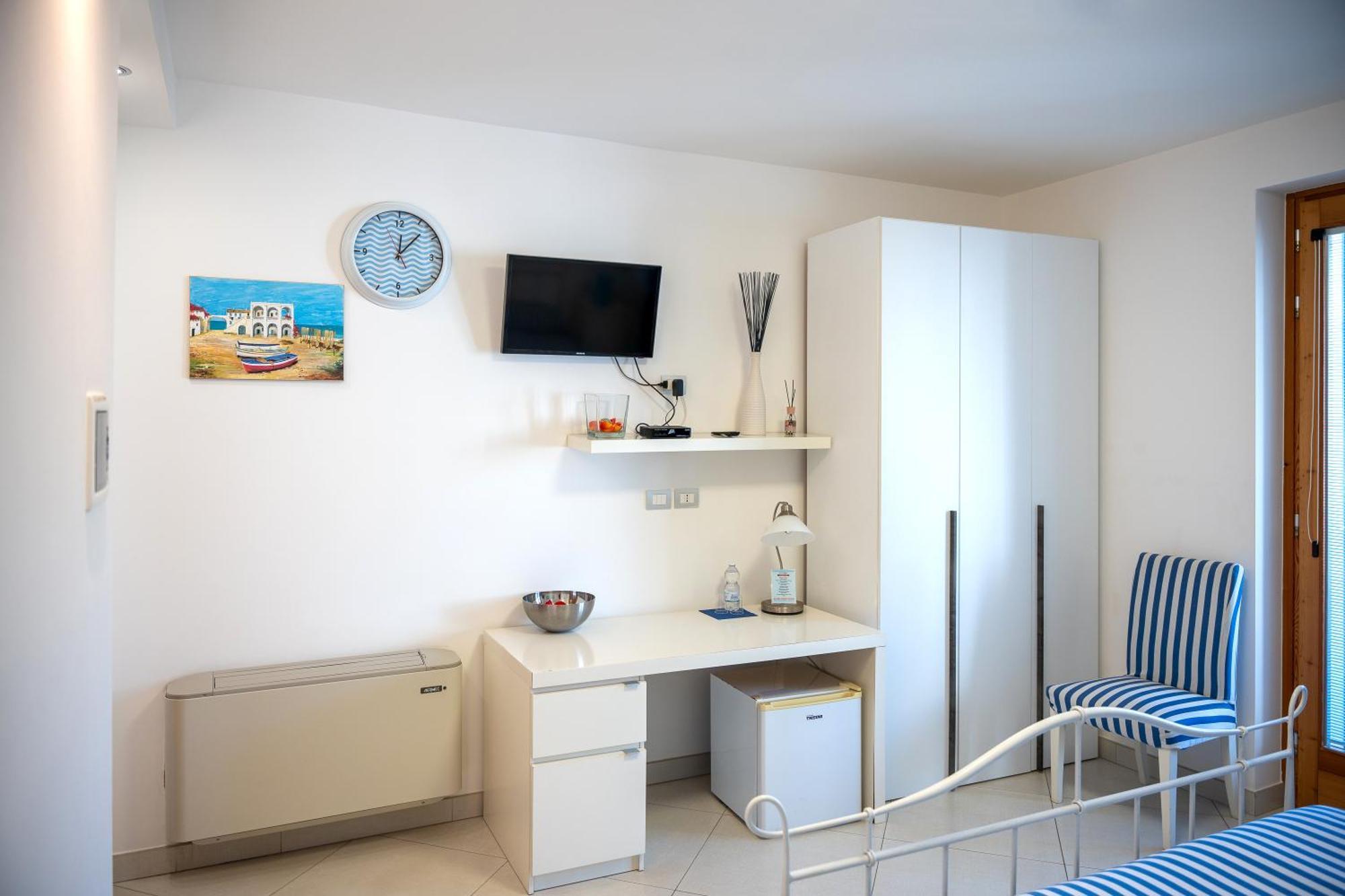 Lo Scalo Bed And Breakfast Marina Di Novaglie 알레사노 외부 사진